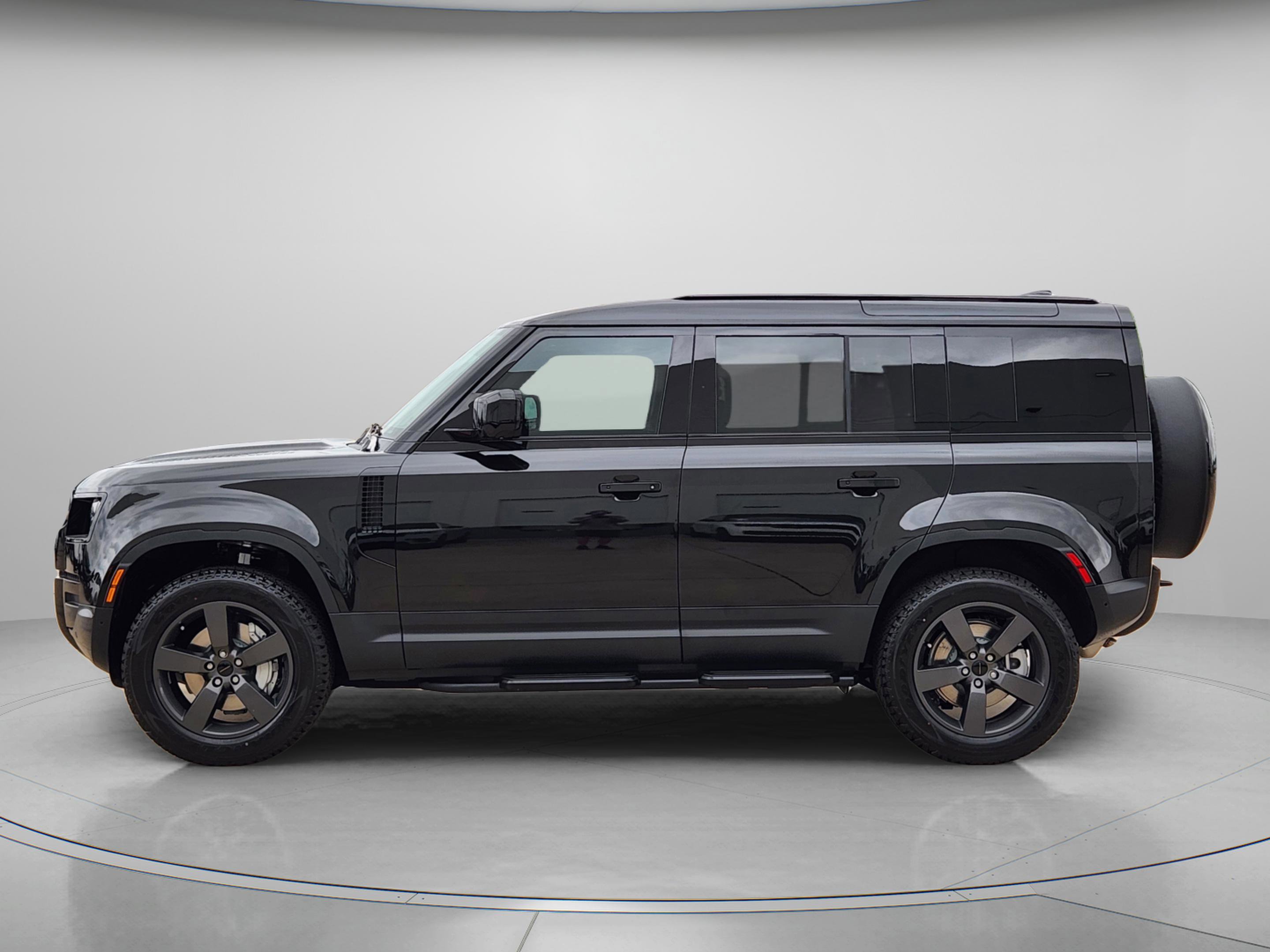 New 2026 Land Rover Defender 110 S AWD/4WD image 2