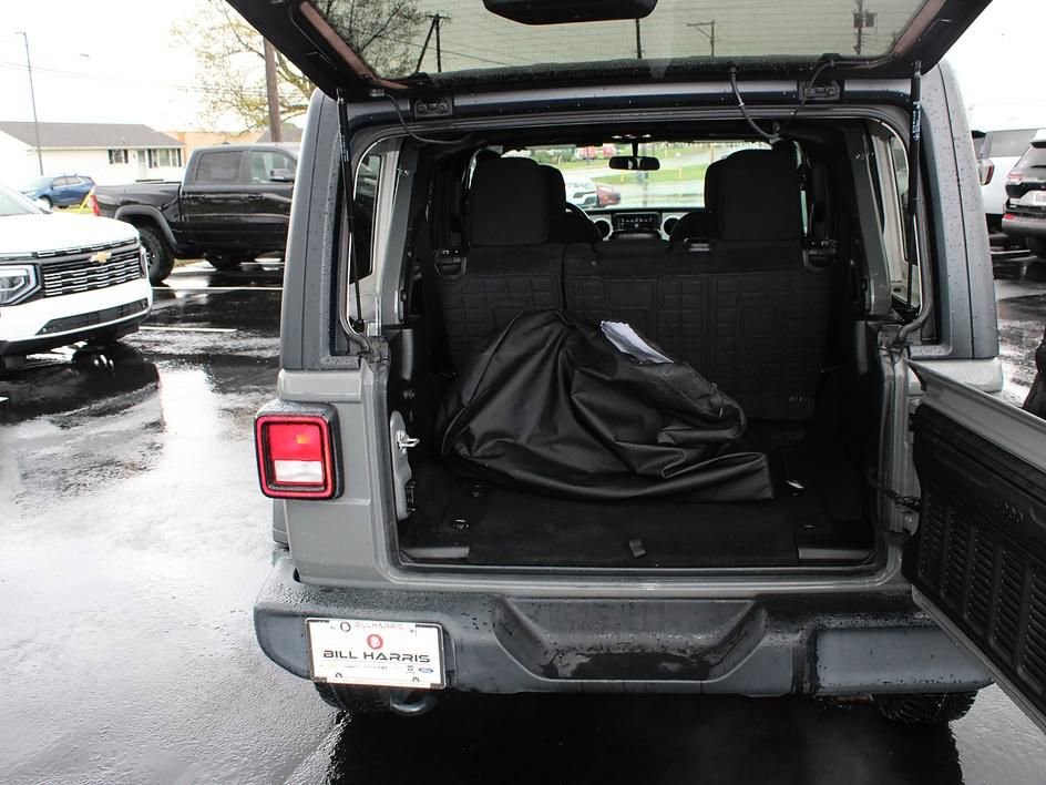 Used 2021 Jeep Wrangler Unlimited Sport AWD/4WD image 14