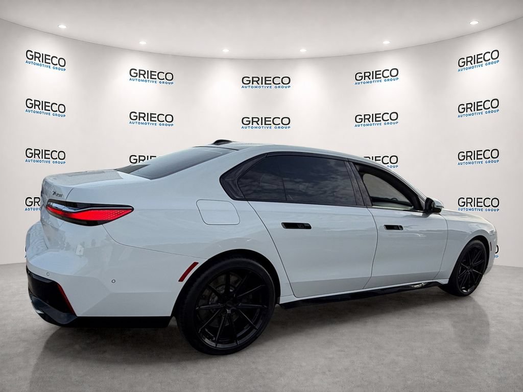Used 2023 BMW 760i xDrive AWD/4WD image 7