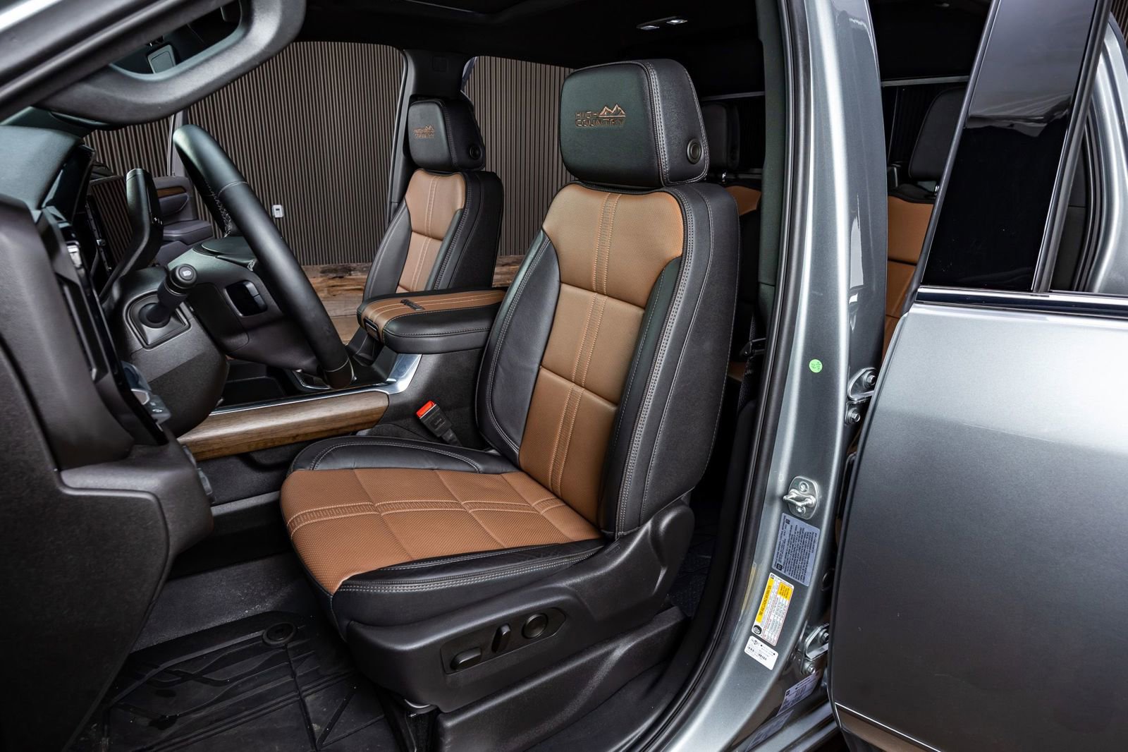 Used 2025 Chevrolet Silverado 2500 High Country w/ Technology Package image 30