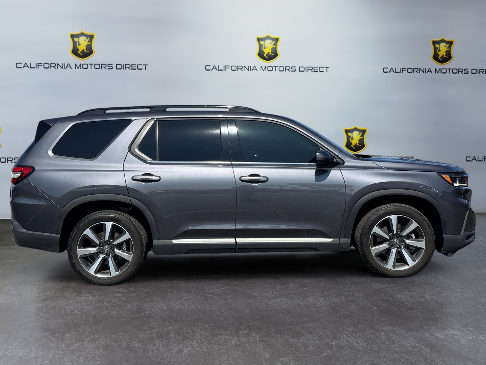 Used 2025 Honda Pilot Elite image 6