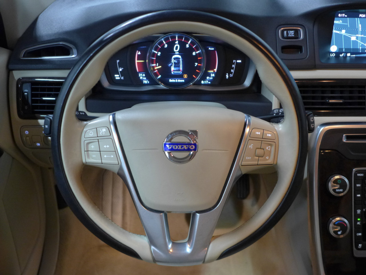 Used 2016 Volvo XC70 T5 Platinum w/ Protection Package image 15