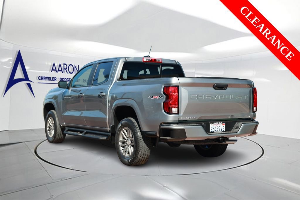 Used 2023 Chevrolet Colorado LT w/ LT Convenience Package II AWD/4WD image 2
