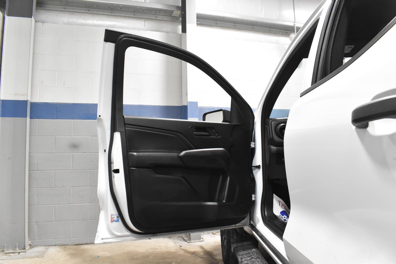 Used 2024 Chevrolet Colorado Trail Boss w/ Advanced Trailering Package image 11