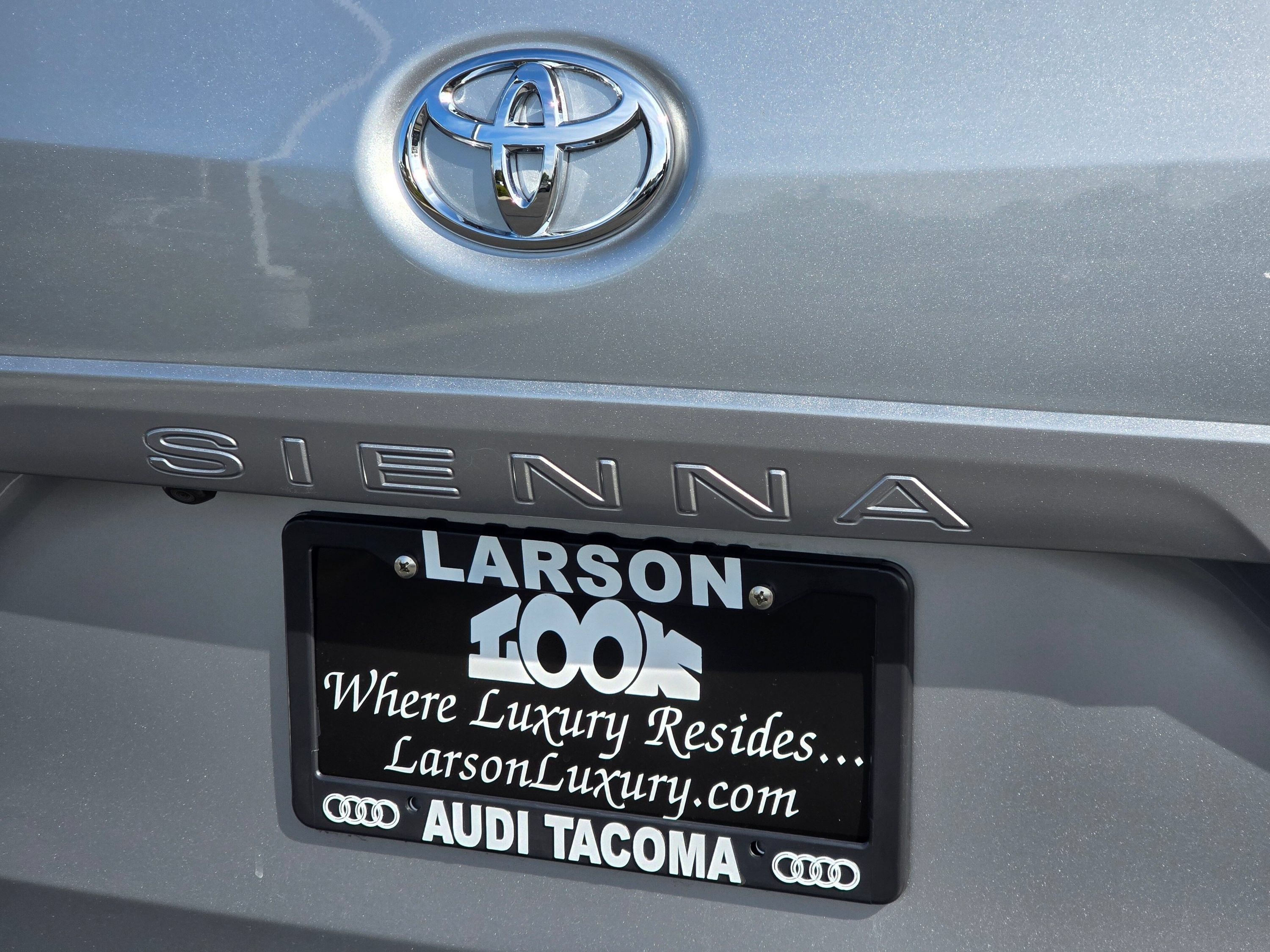 Used 2017 Toyota Sienna LE FWD image 28
