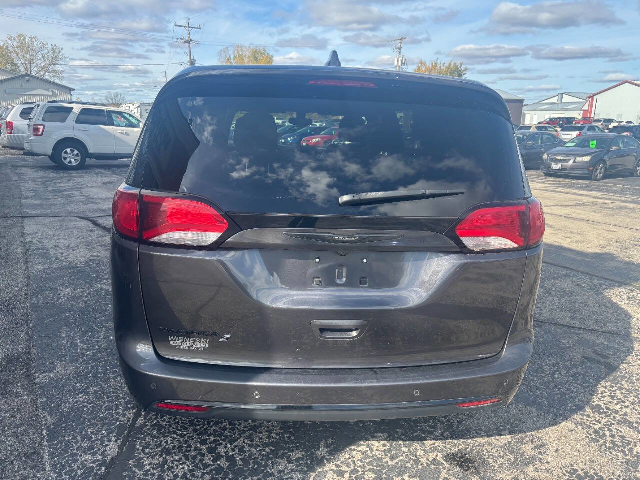 Used 2019 Chrysler Pacifica Touring Plus w/ S Appearance Package image 4