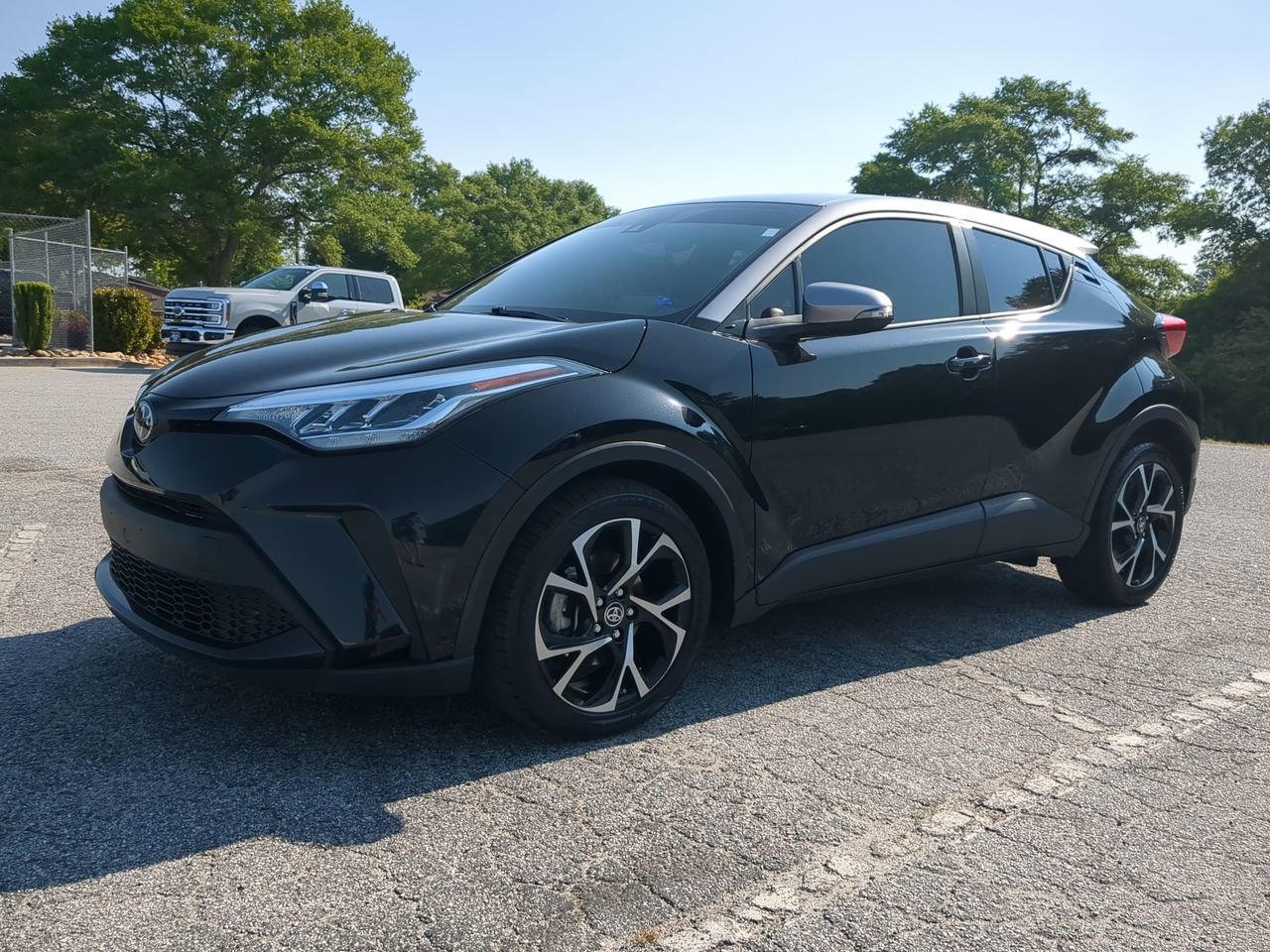 Used 2020 Toyota C-HR XLE FWD image 6