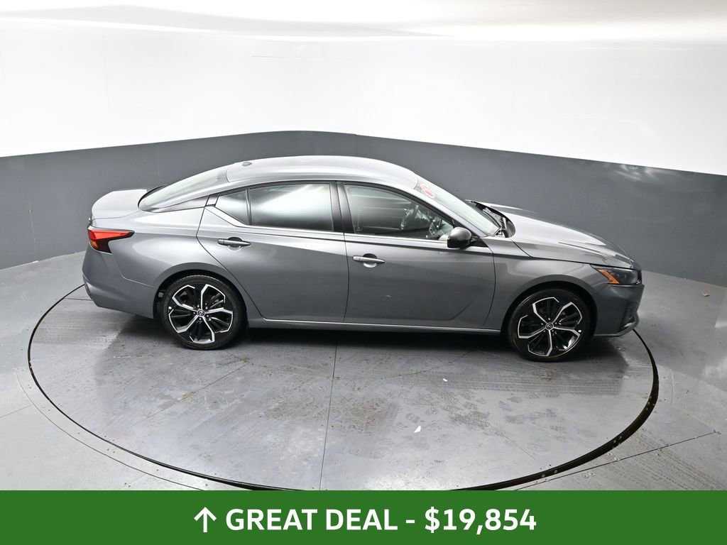 Used 2024 Nissan Altima 2.5 SR image 40