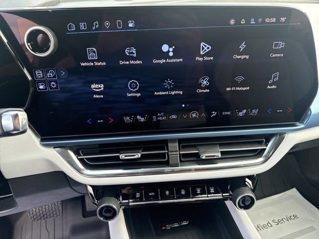 New 2025 Chevrolet Equinox EV LT w/ Convenience Package II FWD image 14