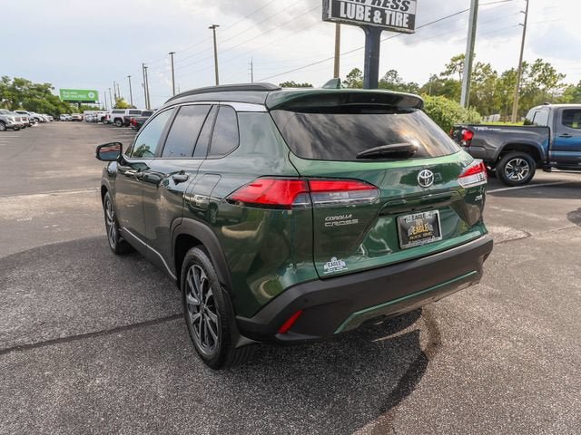 Used 2023 Toyota Corolla Cross XLE w/ Convenience Package FWD image 7