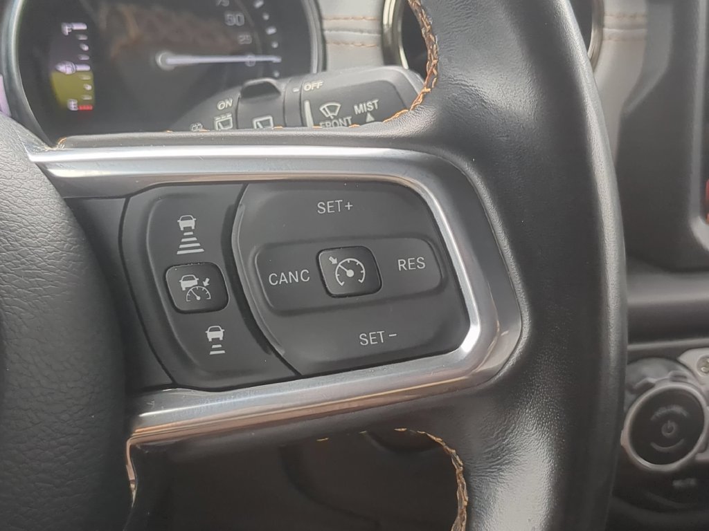 Used 2022 Jeep Wrangler Unlimited Sahara AWD/4WD image 17