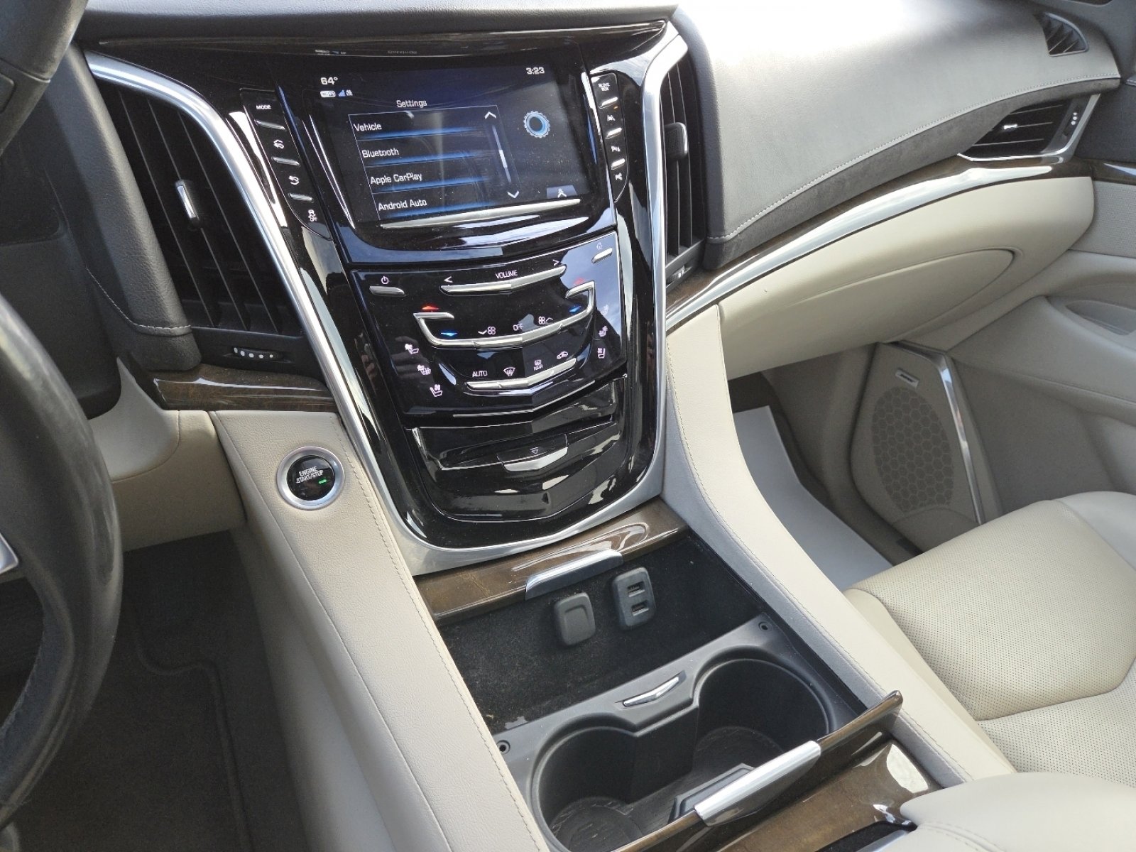 Used 2020 Cadillac Escalade Premium Luxury image 37