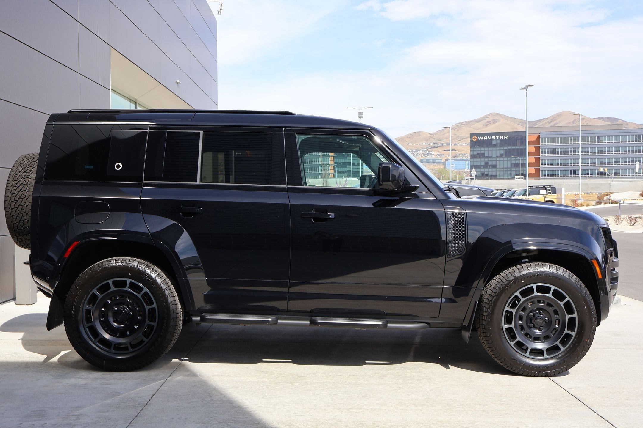 New 2026 Land Rover Defender 110 OCTA image 4