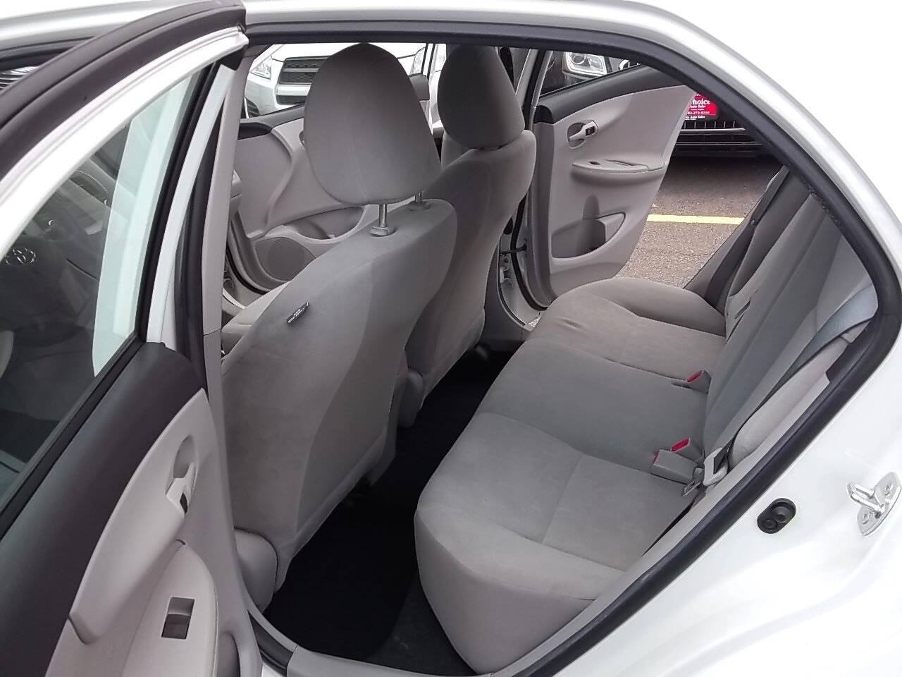 Used 2013 Toyota Corolla L FWD image 9