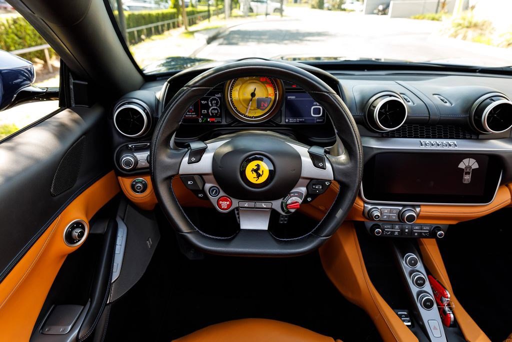 Used 2019 Ferrari Portofino RWD image 20