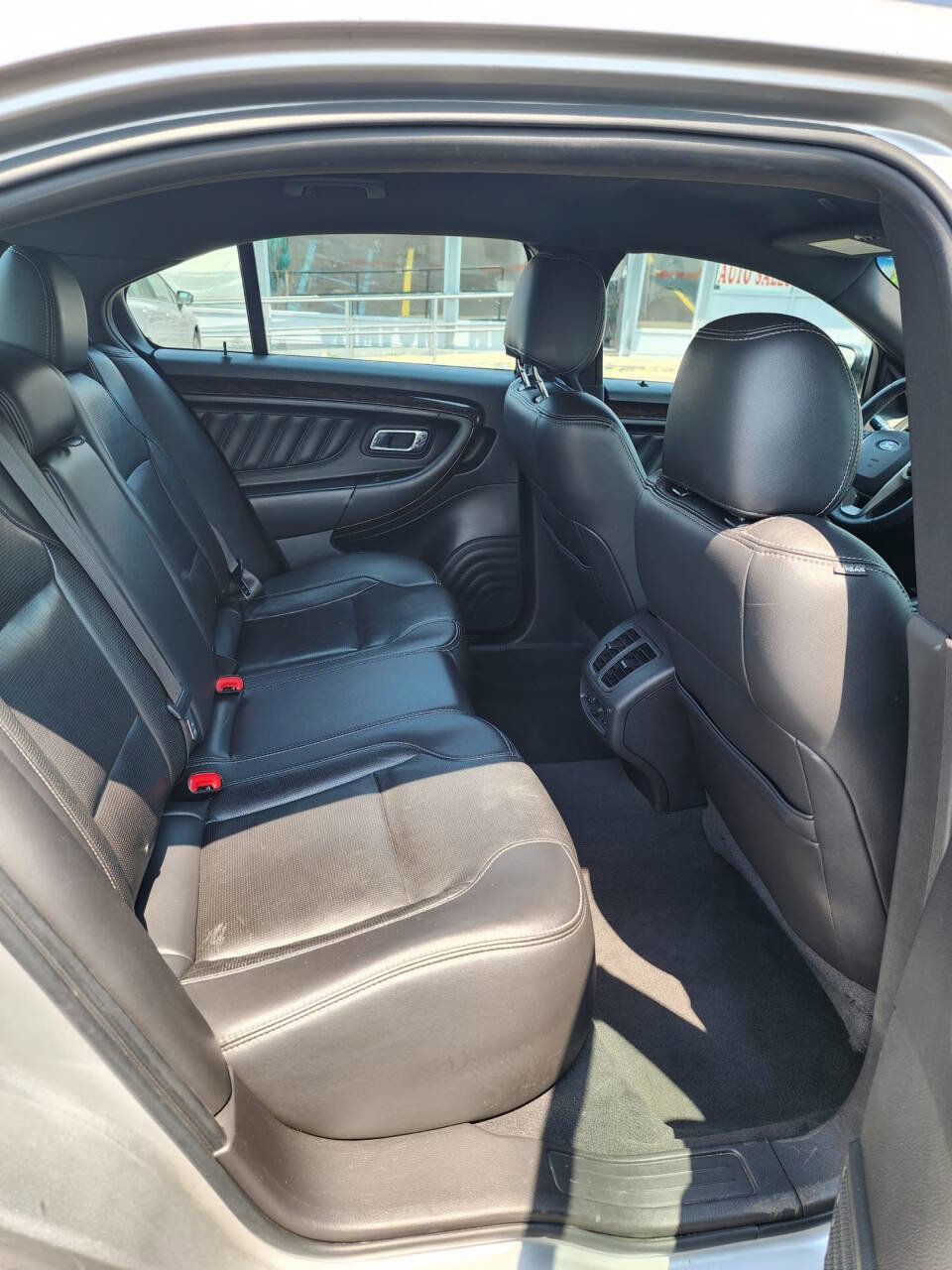 Used 2019 Ford Taurus Limited image 17