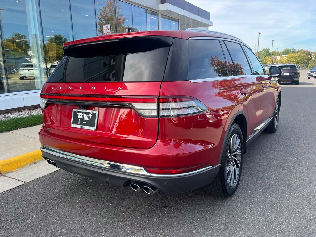 Used 2025 Lincoln Aviator AWD w/ Equipment Group 101A image 8