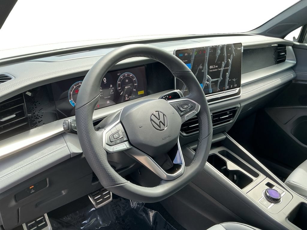 New 2026 Volkswagen Tiguan SE R-Line AWD/4WD image 24