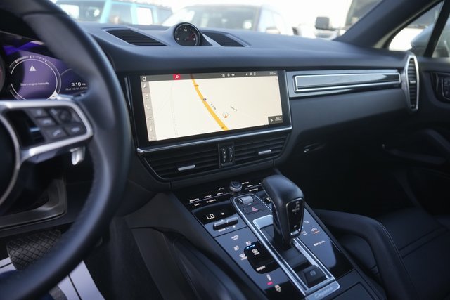 Used 2021 Porsche Cayenne image 26