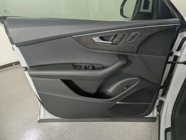 Used 2023 Audi Q8 Premium Plus AWD/4WD image 9
