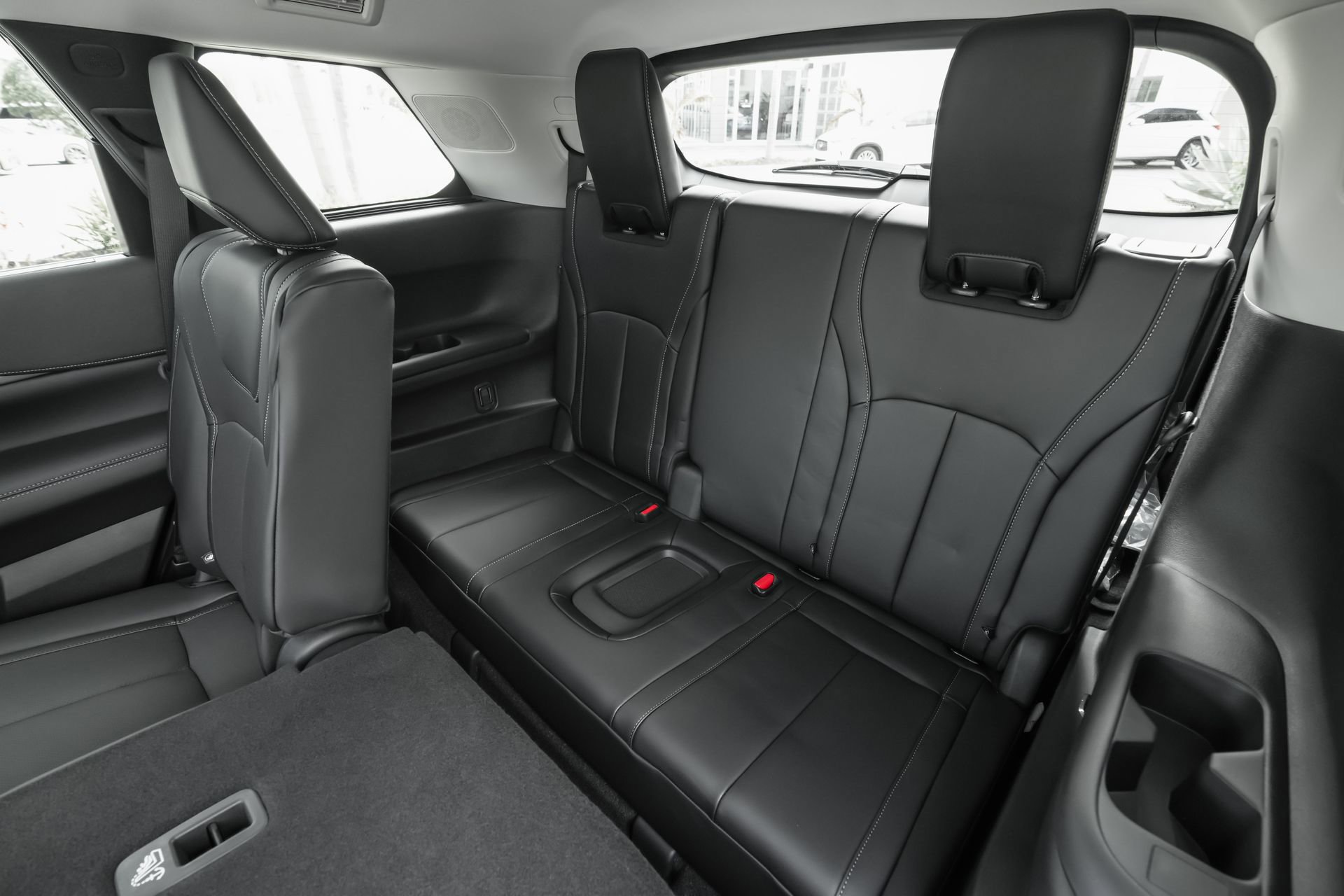 New 2026 INFINITI QX60 Luxe w/ Family Package image 33