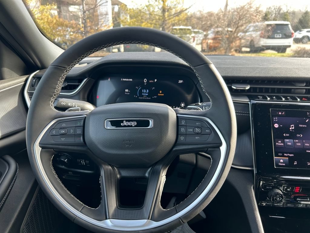 New 2025 Jeep Grand Cherokee Altitude AWD/4WD image 10