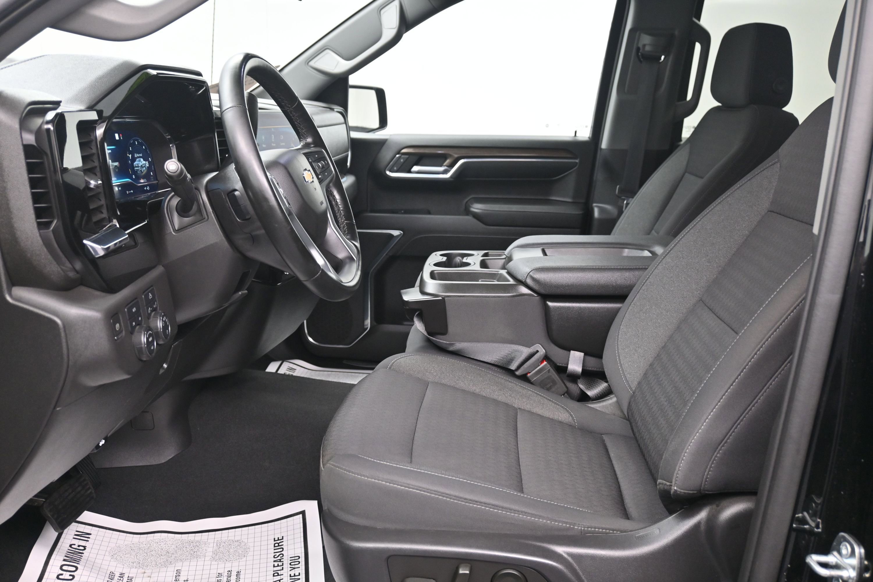 Used 2023 Chevrolet Silverado 1500 LT AWD/4WD image 20