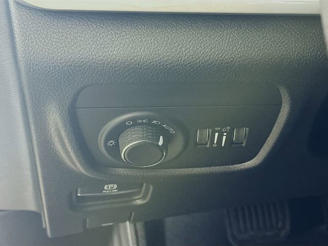 New 2025 Jeep Grand Cherokee L Laredo image 10