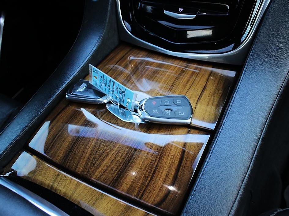 Used 2017 Cadillac Escalade Premium Luxury image 30