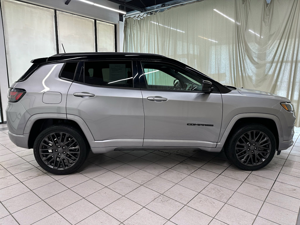 Used 2024 Jeep Compass Limited w/ High Altitude Package AWD/4WD image 3