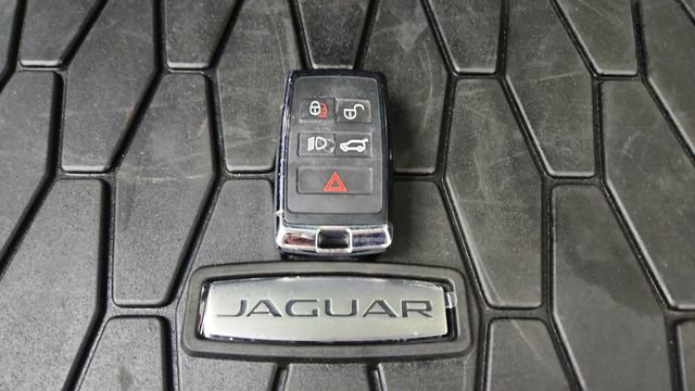 Used 2025 Jaguar F-PACE R-Dynamic S image 59