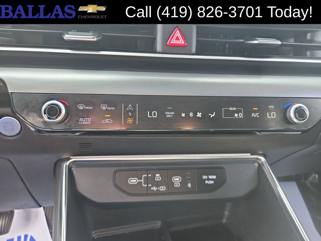 Used 2026 Kia Carnival SX w/ SX Dark Edition Package FWD image 17