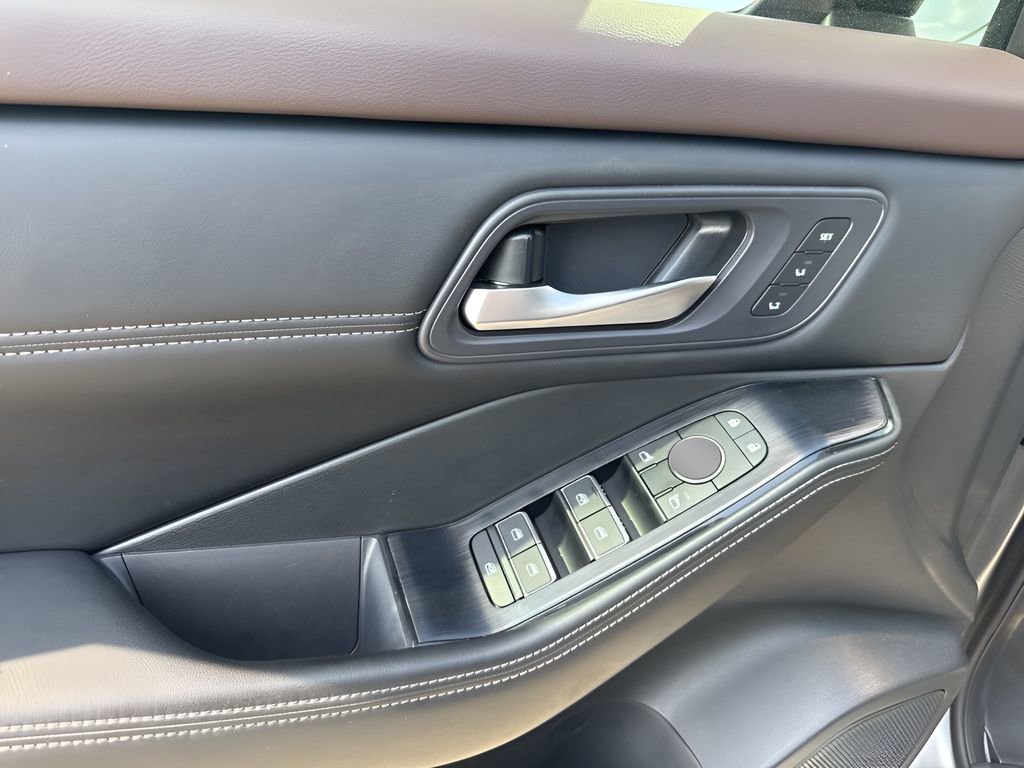 Used 2023 Nissan Rogue SL w/ SL Premium Package image 29