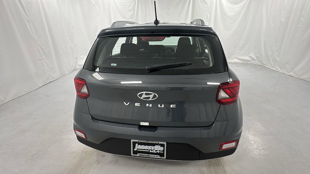 Used 2025 Hyundai Venue SEL image 4