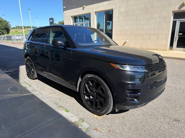 Used 2023 Land Rover Range Rover Sport SE AWD/4WD image 3