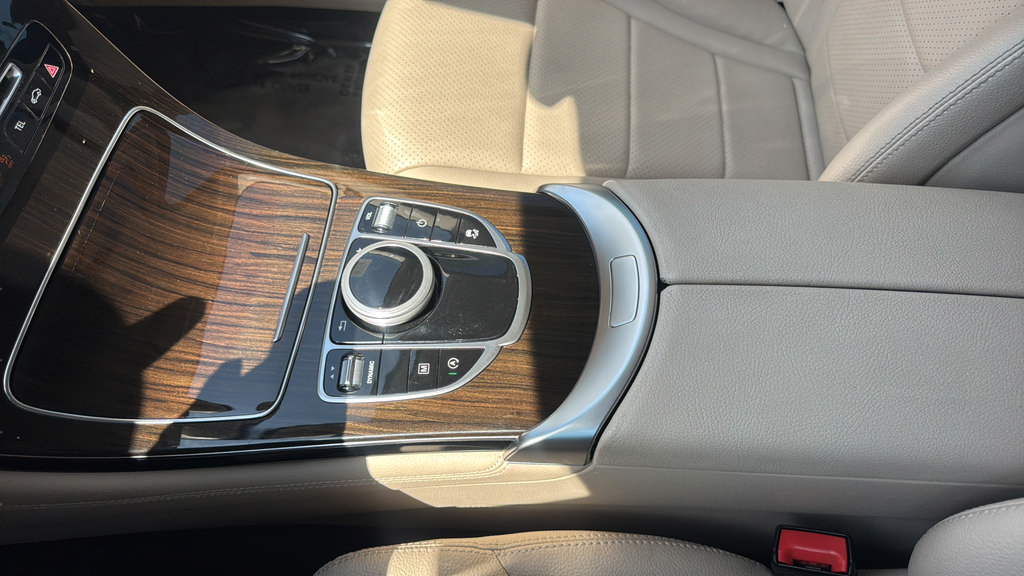 Used 2019 Mercedes-Benz GLC 300 image 26