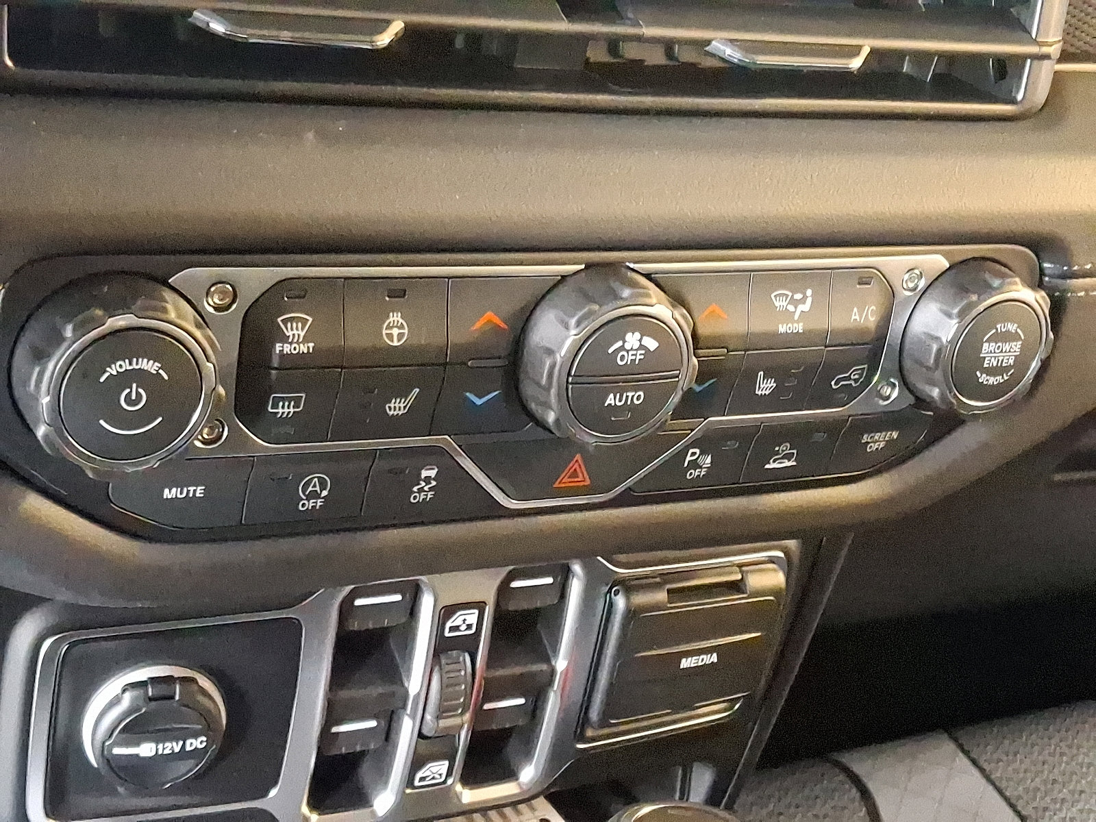 New 2026 Jeep Wrangler Unlimited Rubicon image 13