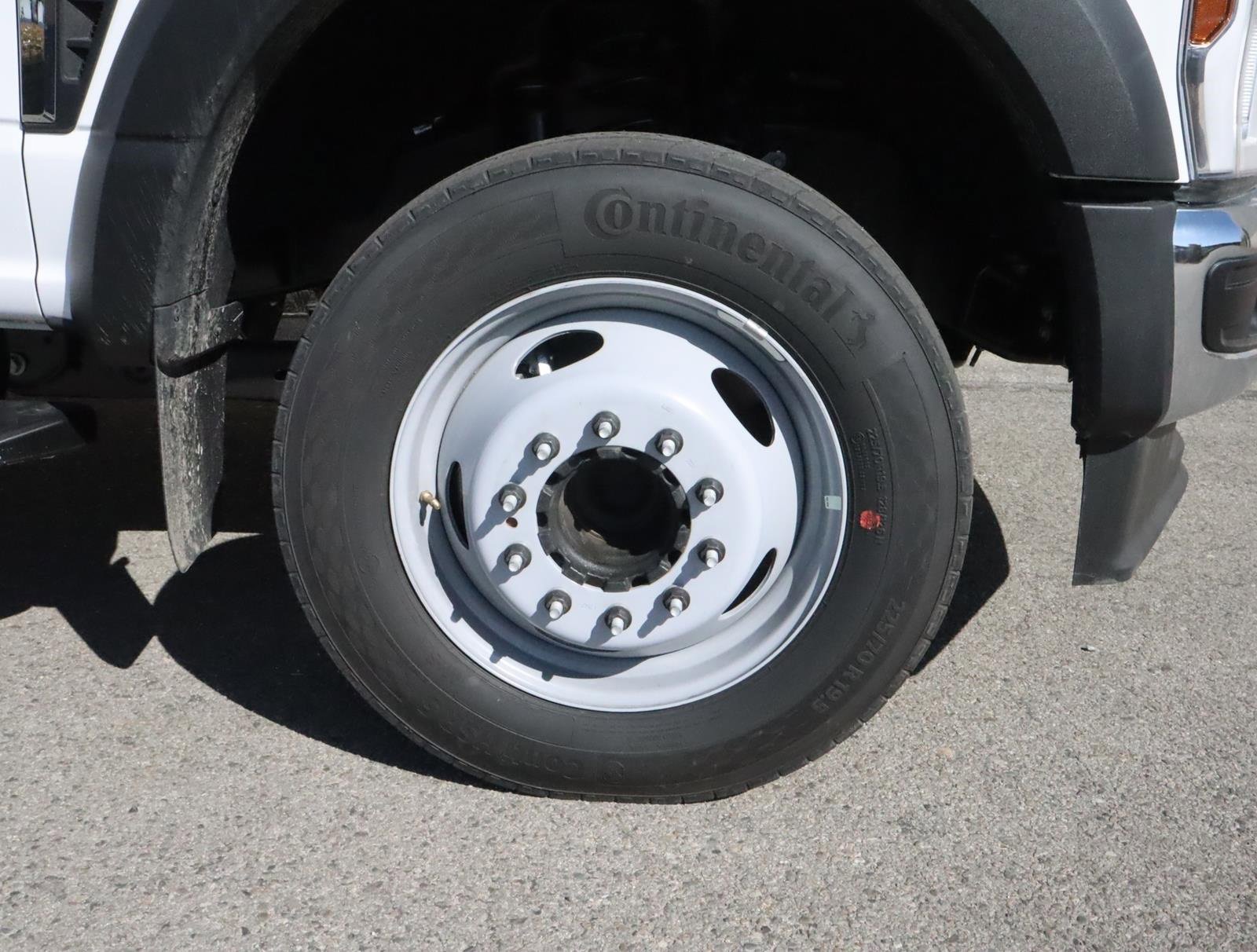 Used 2024 Ford F450 XL w/ XL Chrome Package image 27