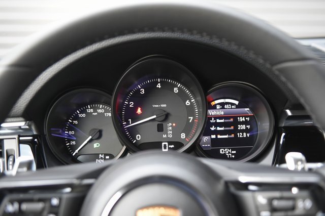 Certified 2025 Porsche Macan image 36