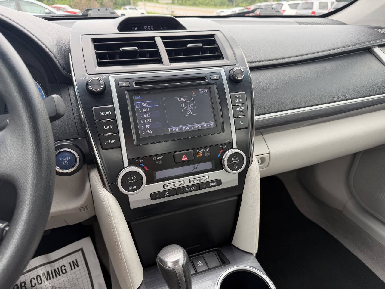 Used 2014 Toyota Camry LE FWD image 23