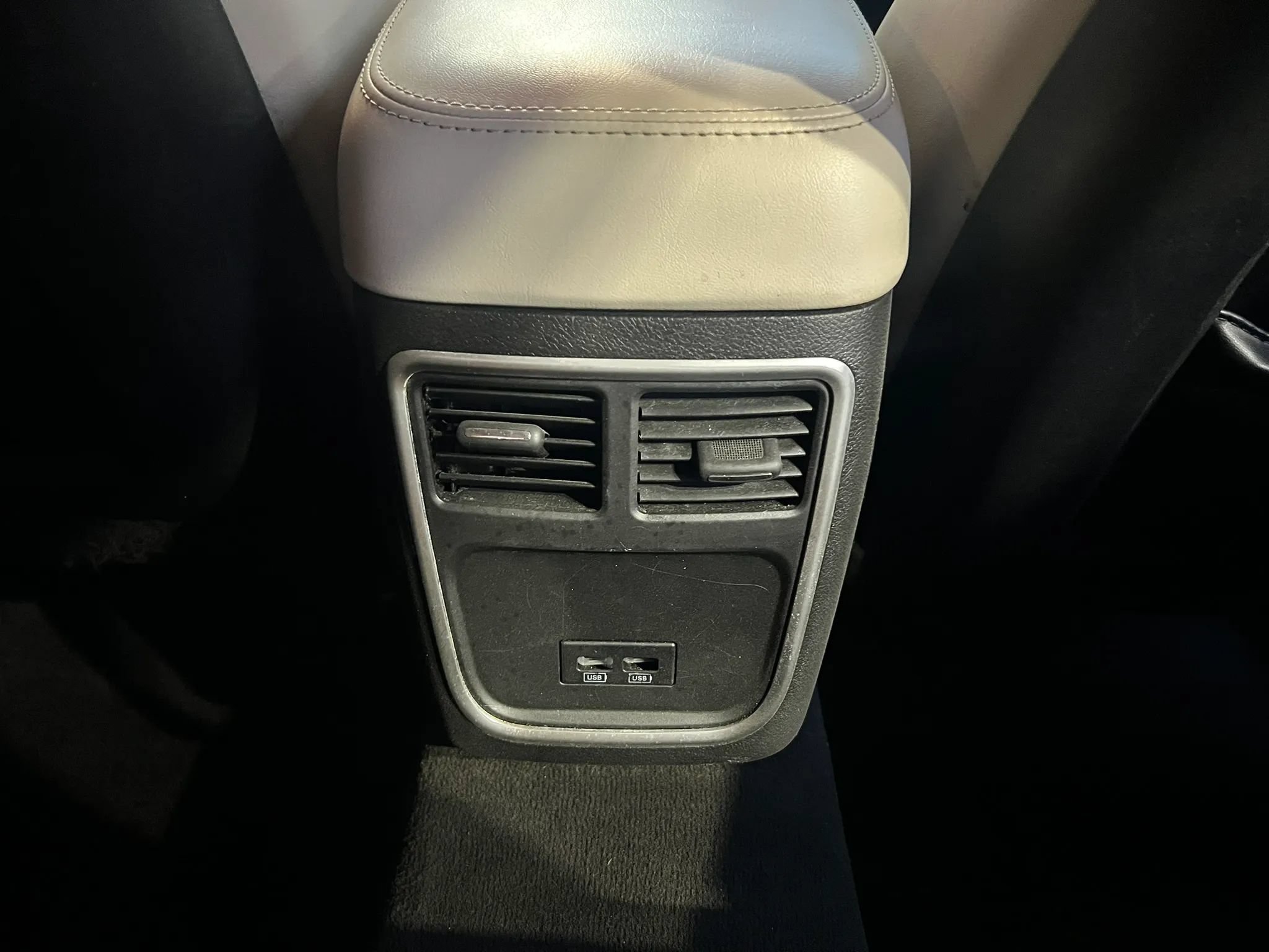 Used 2016 Chrysler 300 Limited RWD image 21