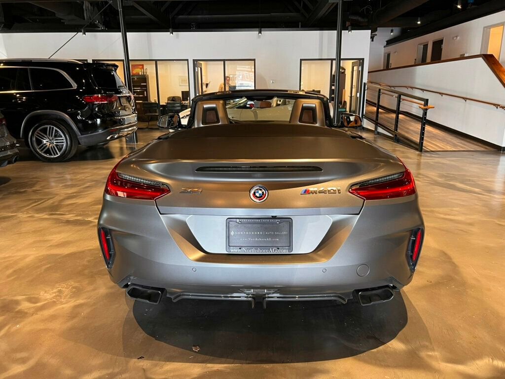 Used 2022 BMW Z4 M40i w/ Premium Package image 4