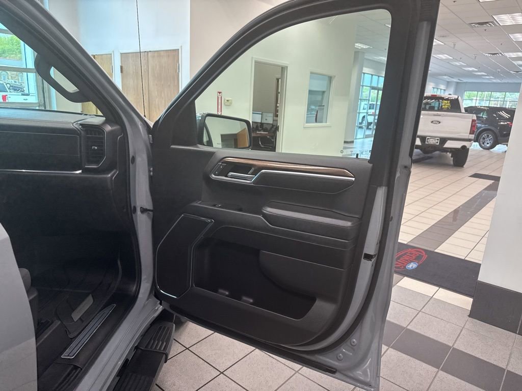 Used 2024 Chevrolet Silverado 1500 LT w/ Protection Package AWD/4WD image 16