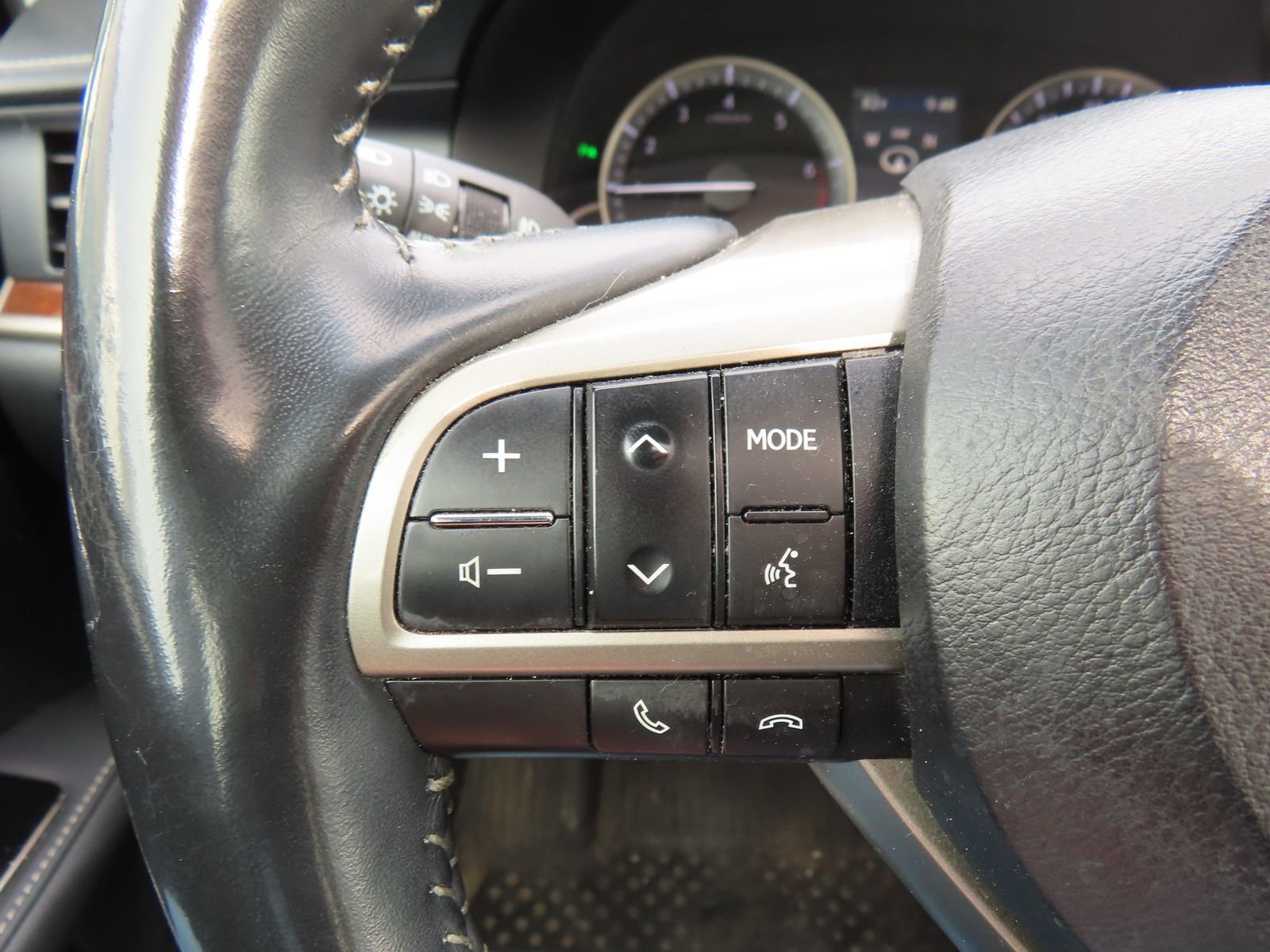 Used 2017 Lexus ES 350 w/ Luxury Package image 19