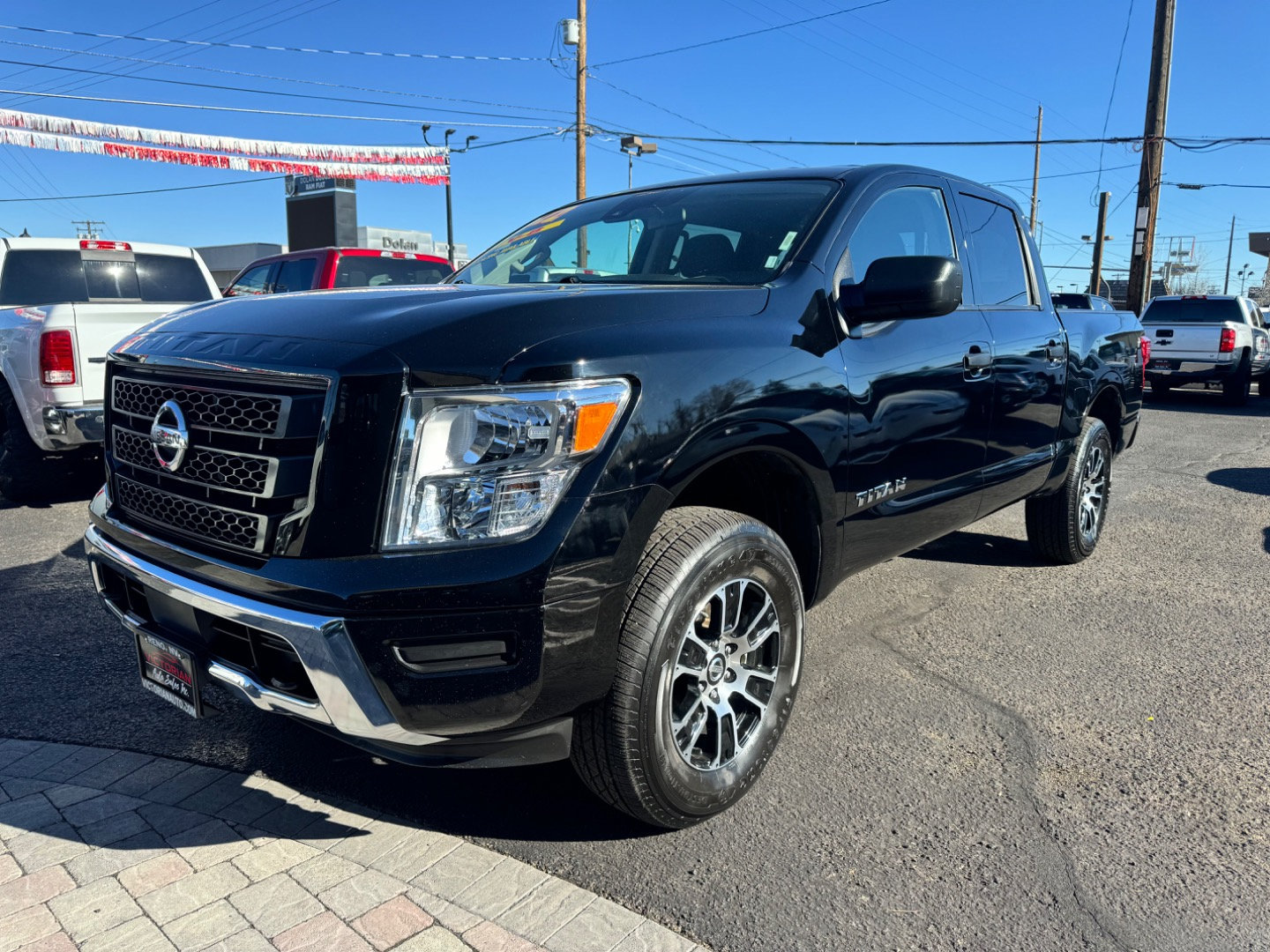 Used 2022 Nissan Titan SV AWD/4WD image 1
