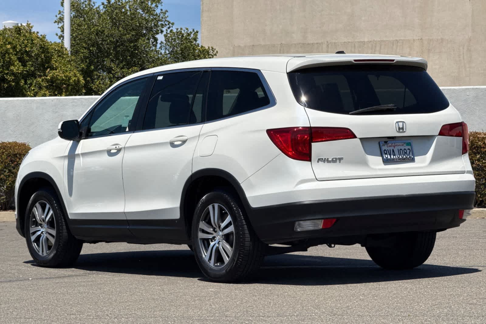 Used 2017 Honda Pilot EX-L image 7