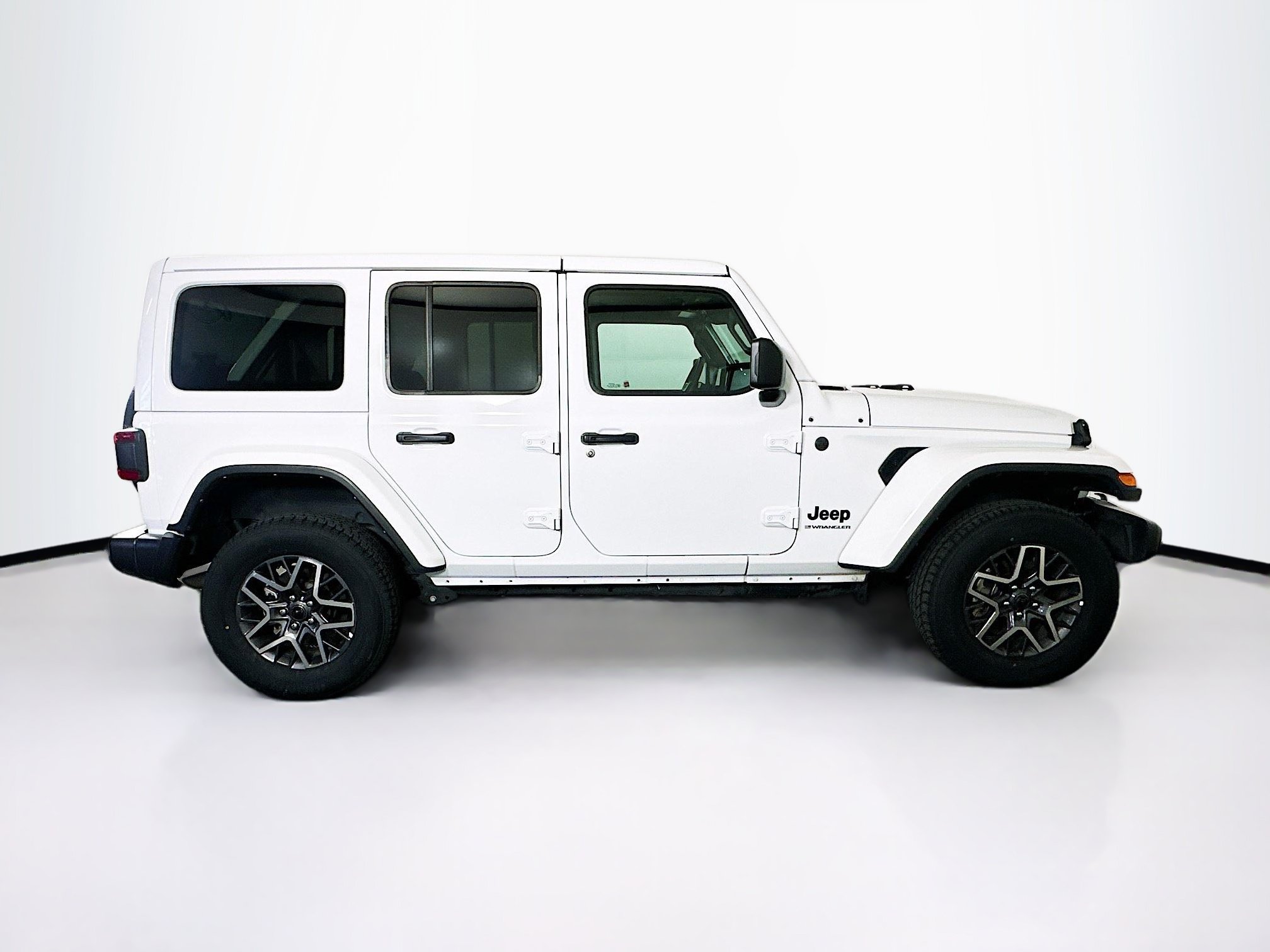Used 2025 Jeep Wrangler Unlimited Sahara AWD/4WD image 10