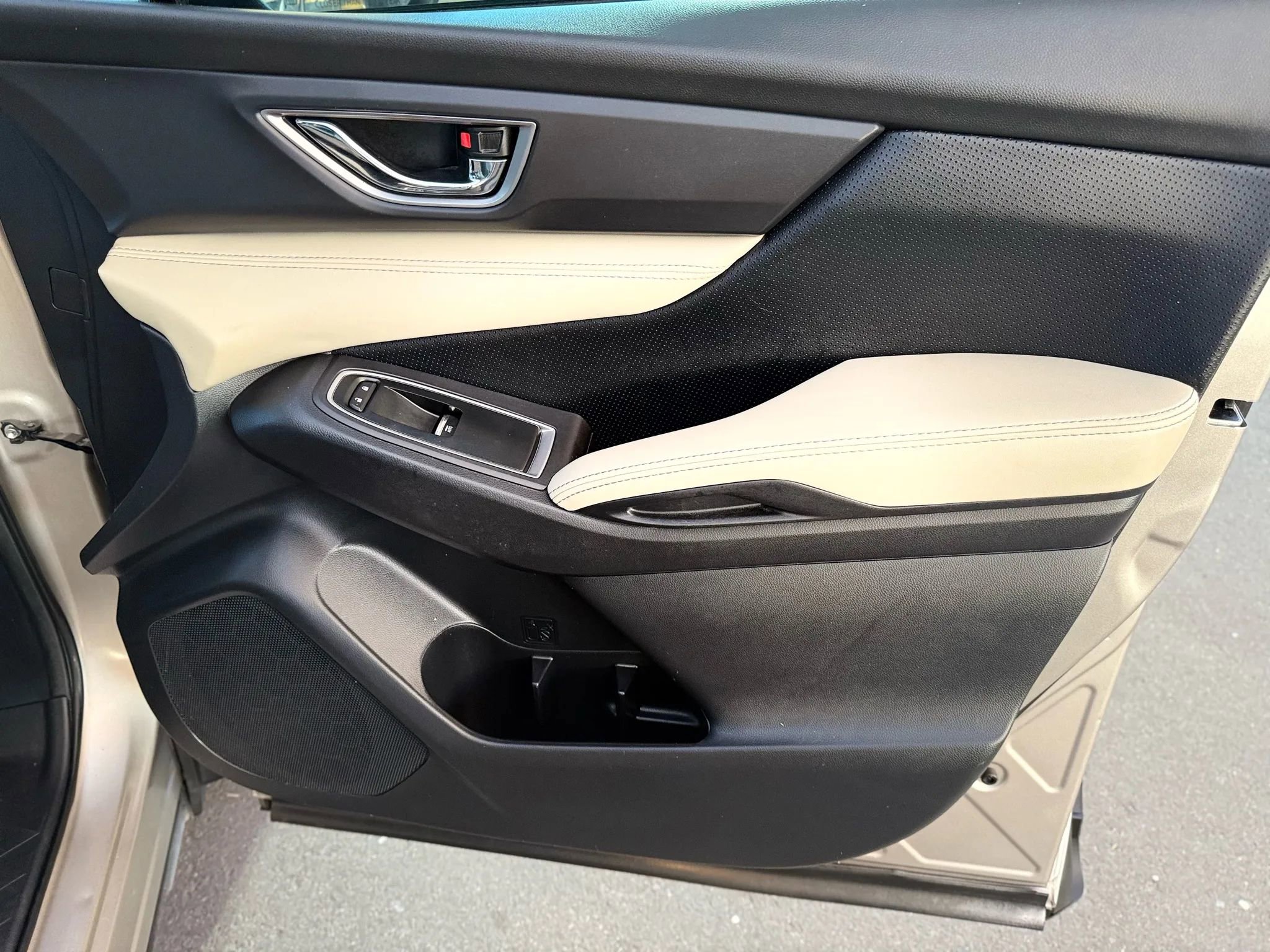 Used 2020 Subaru Ascent Limited image 23