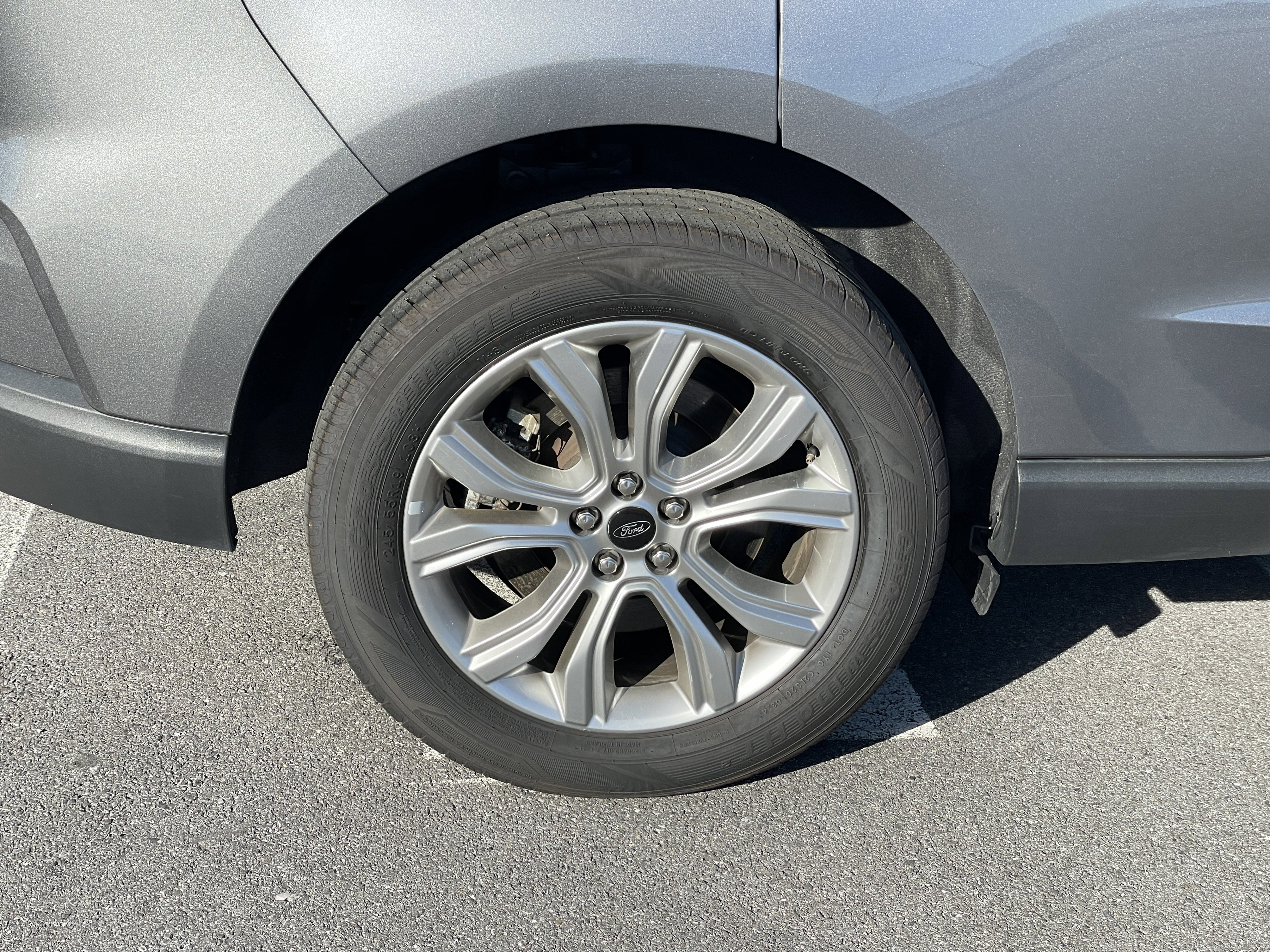 Used 2024 Ford Edge Titanium image 11