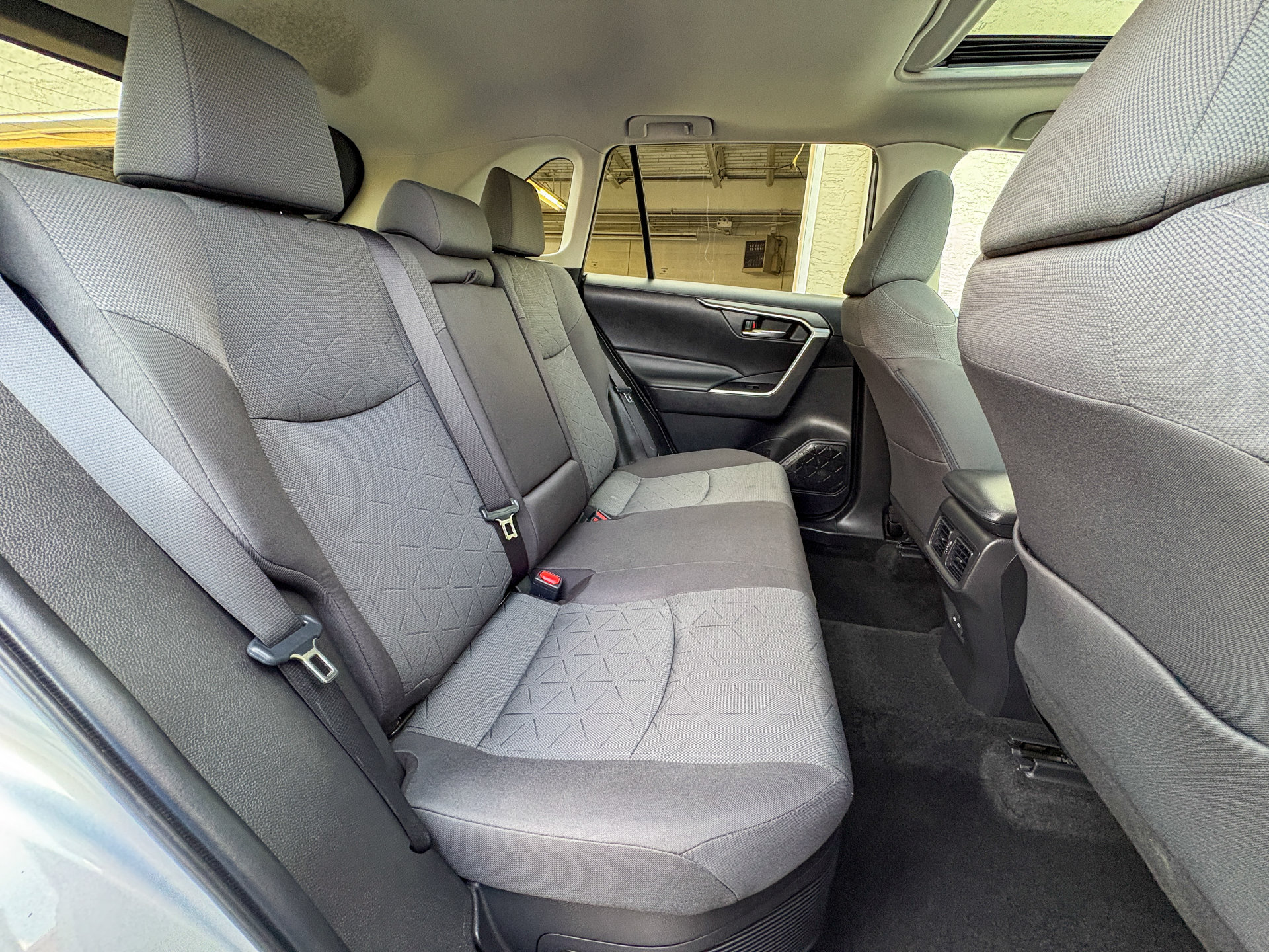Used 2022 Toyota RAV4 XLE w/ Convenience Package AWD/4WD image 27